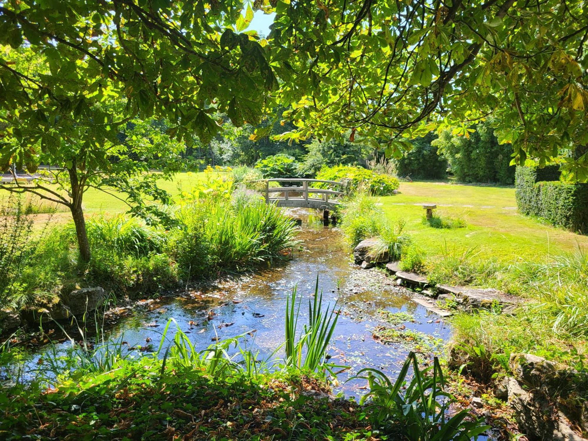 Unique & Rural Child Friendly Annexe With Large Gardens, Games & Tennis Court - Chichester Holiday Properties エクステリア 写真