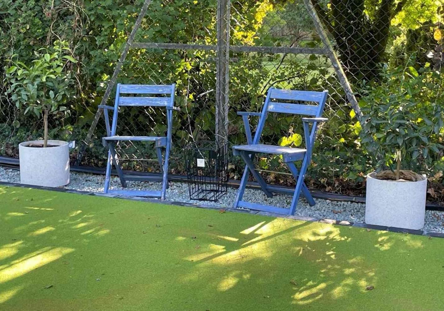 Unique & Rural Child Friendly Annexe With Large Gardens, Games & Tennis Court - Chichester Holiday Properties エクステリア 写真
