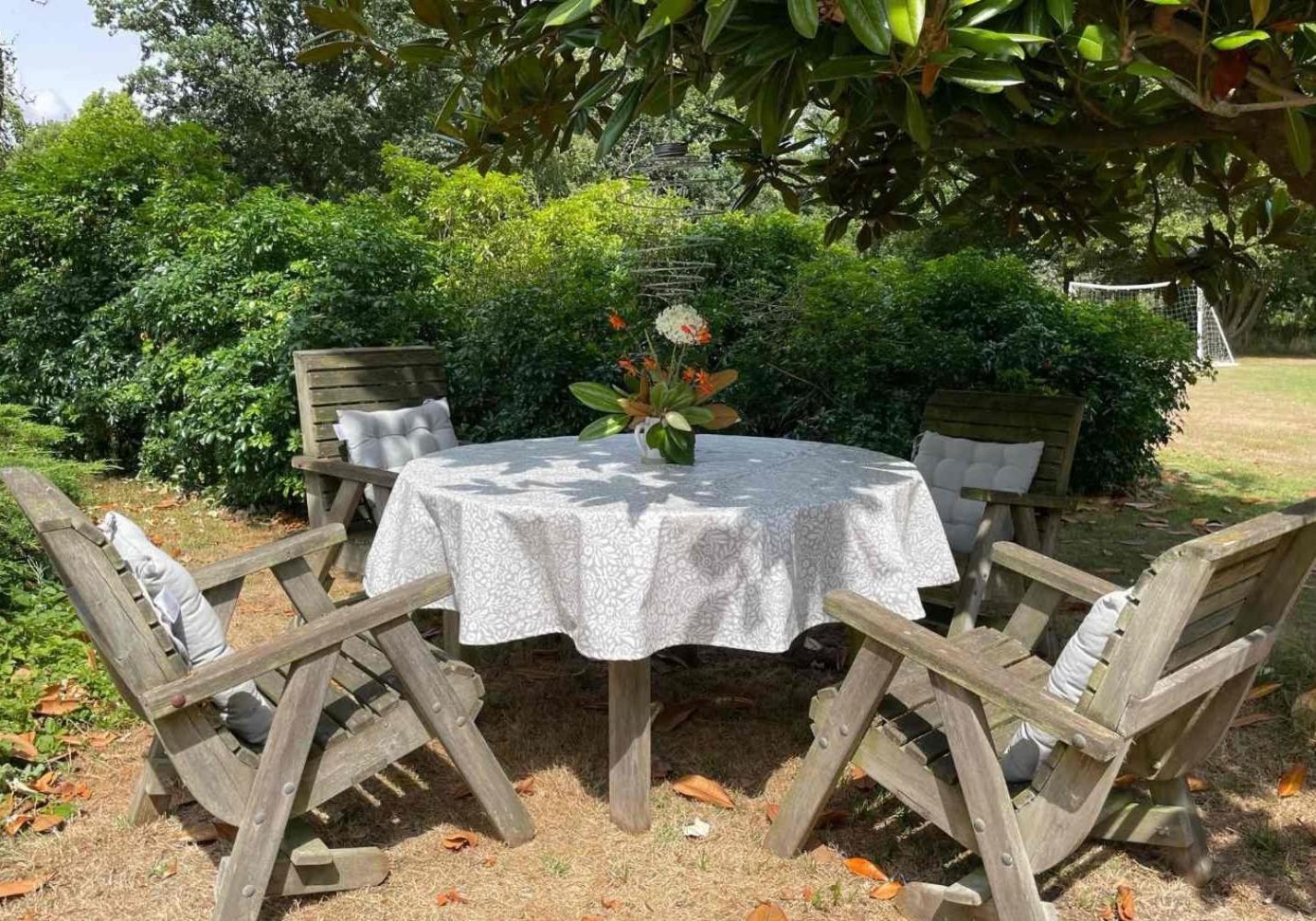 Unique & Rural Child Friendly Annexe With Large Gardens, Games & Tennis Court - Chichester Holiday Properties エクステリア 写真