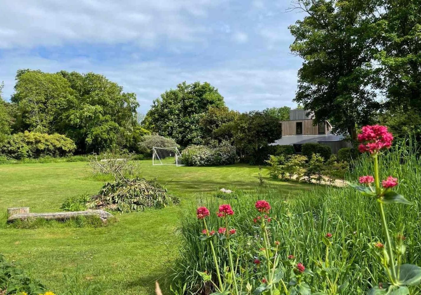 Unique & Rural Child Friendly Annexe With Large Gardens, Games & Tennis Court - Chichester Holiday Properties エクステリア 写真