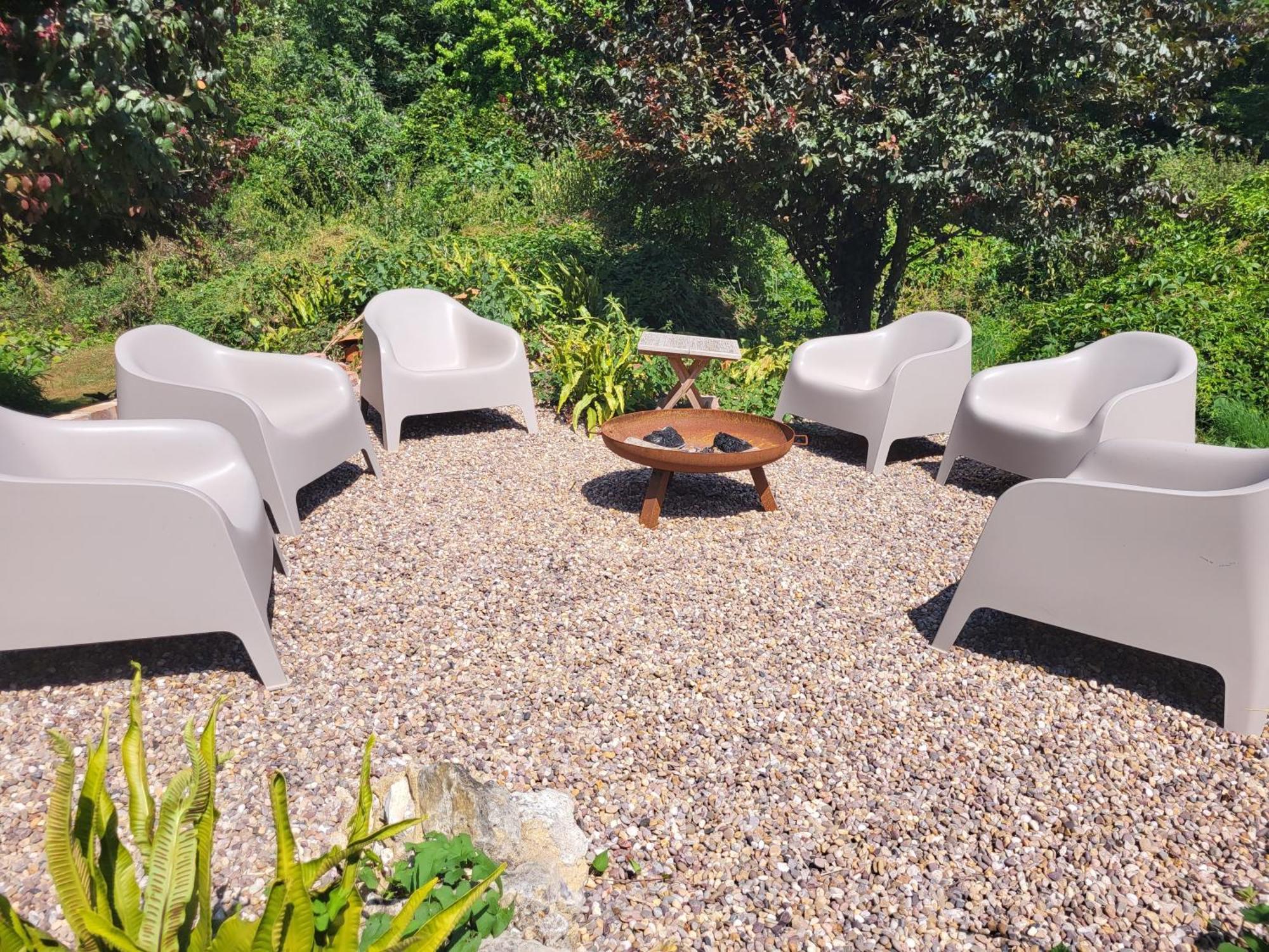 Unique & Rural Child Friendly Annexe With Large Gardens, Games & Tennis Court - Chichester Holiday Properties エクステリア 写真