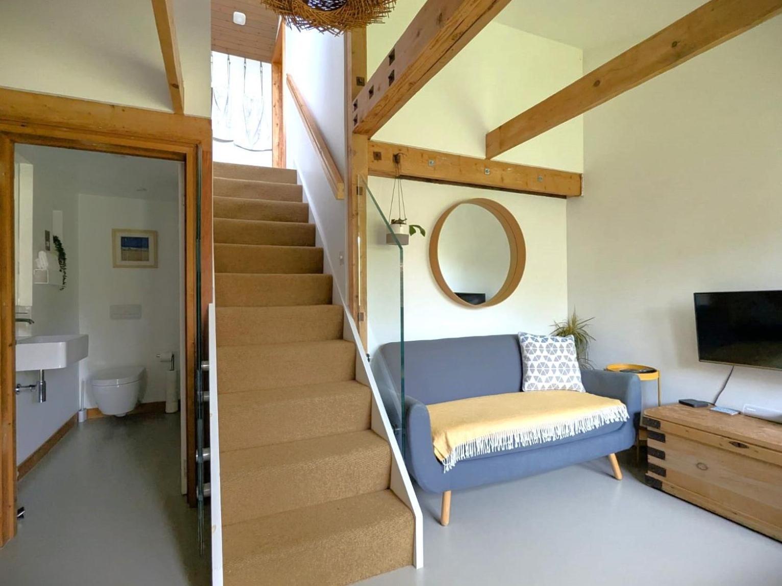 Unique & Rural Child Friendly Annexe With Large Gardens, Games & Tennis Court - Chichester Holiday Properties エクステリア 写真