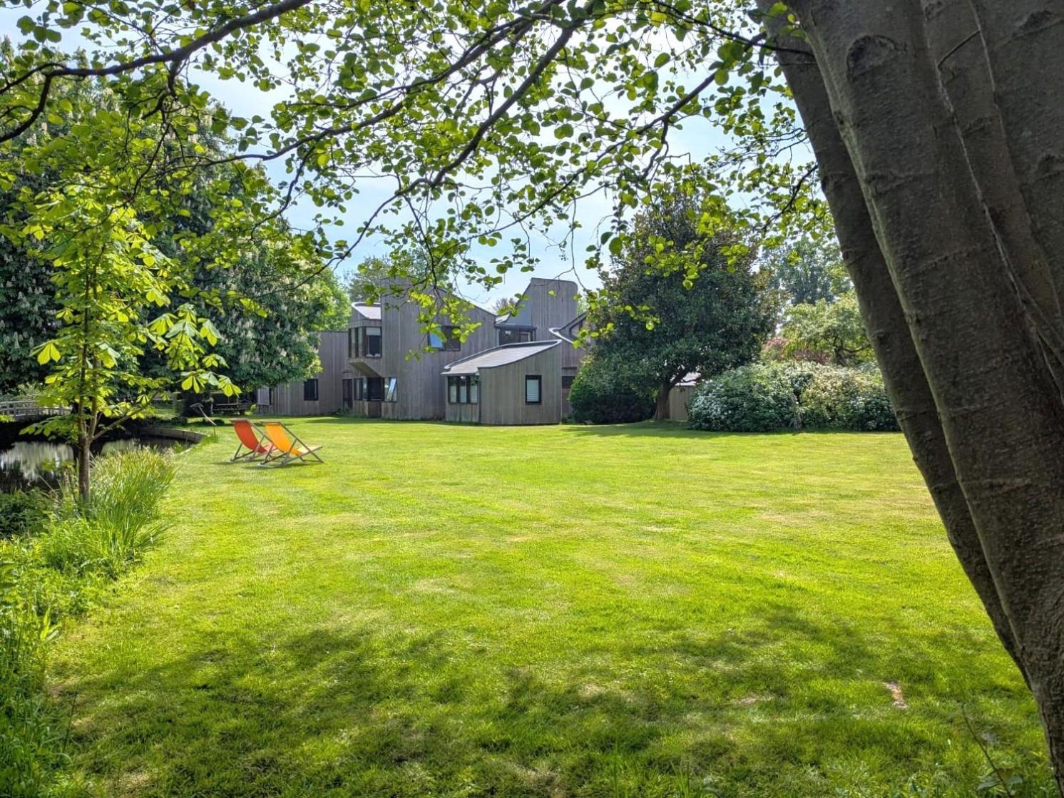 Unique & Rural Child Friendly Annexe With Large Gardens, Games & Tennis Court - Chichester Holiday Properties エクステリア 写真