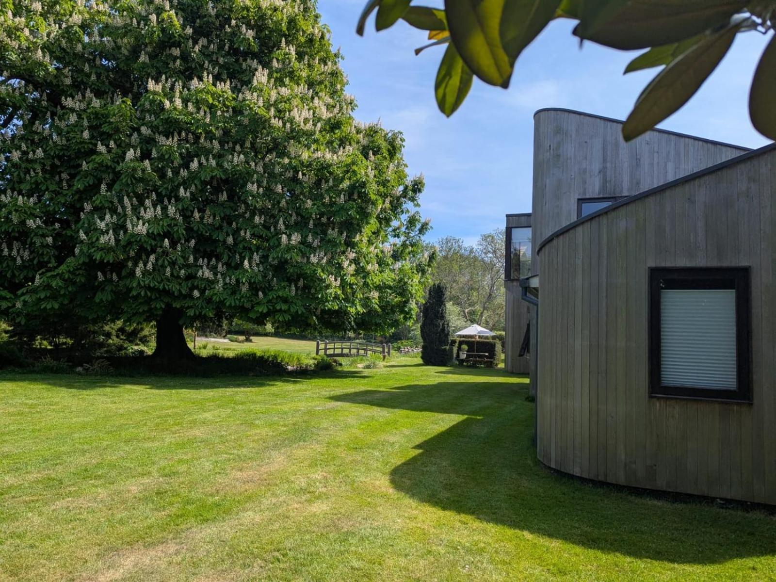 Unique & Rural Child Friendly Annexe With Large Gardens, Games & Tennis Court - Chichester Holiday Properties エクステリア 写真