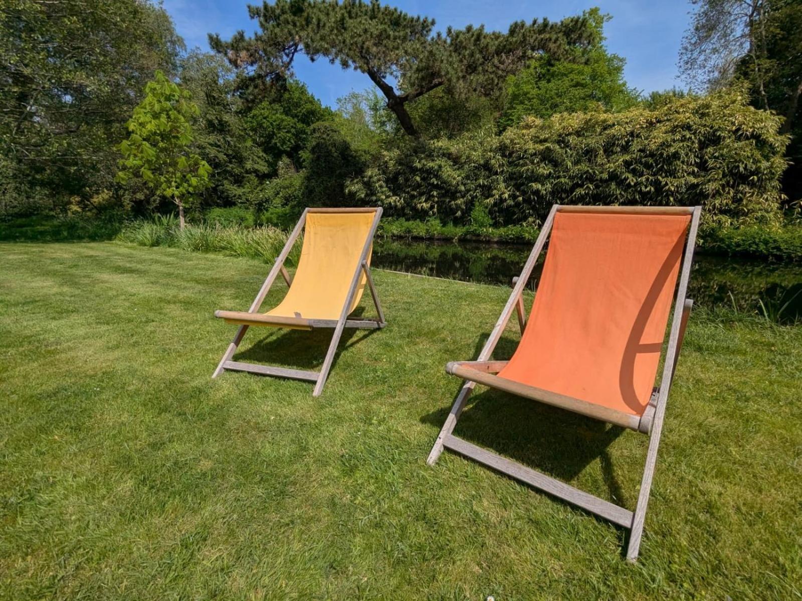 Unique & Rural Child Friendly Annexe With Large Gardens, Games & Tennis Court - Chichester Holiday Properties エクステリア 写真
